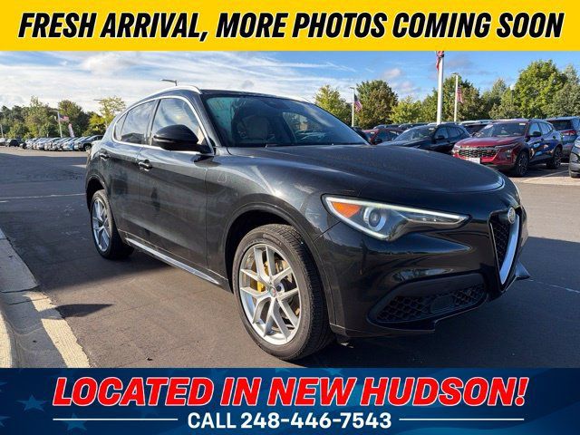 Used 2021 Alfa Romeo Stelvio Ti w/ Nero Edizione AWD/4WD image 4