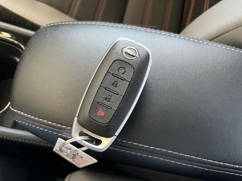 Used 2024 Nissan Kicks SR w/ SR Premium Package FWD image 34