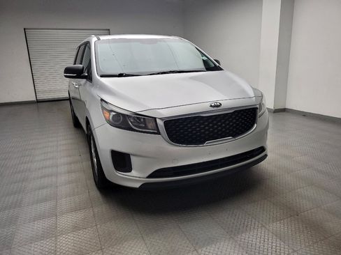 Used 2016 Kia Sedona LX w/ LX Convenience Package FWD image 14