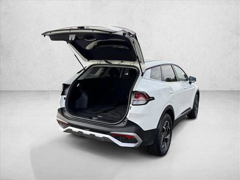 Used 2024 Kia Sportage LX image 7