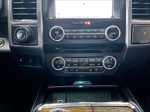 Used 2018 Ford Expedition Max Platinum AWD/4WD image 15