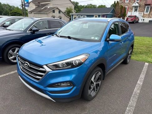 Used 2017 Hyundai Tucson Sport w/ Cargo Package FWD image 2