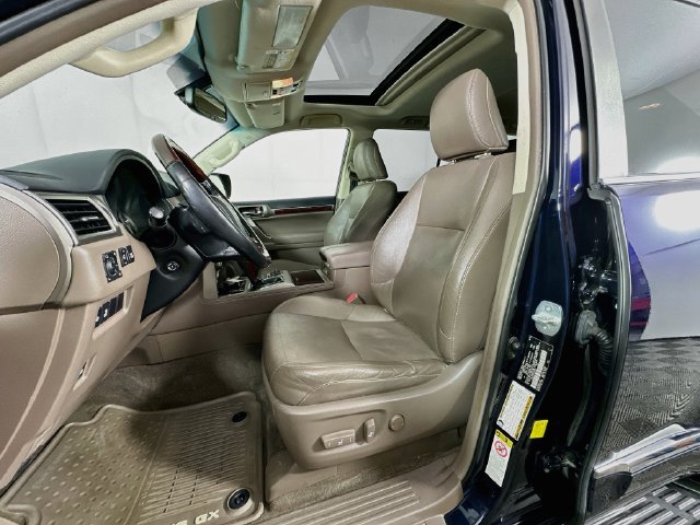 Used 2017 Lexus GX 460 AWD/4WD image 4