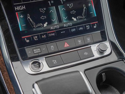 Used 2024 Audi Q8 Premium Plus w/ Premium Plus Package image 18