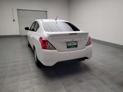 Used 2019 Nissan Versa SV FWD image 6