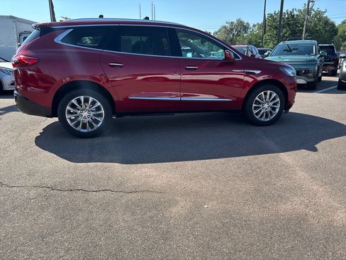 Used 2020 Buick Enclave Essence w/ Sound and Sites Package AWD/4WD image 18