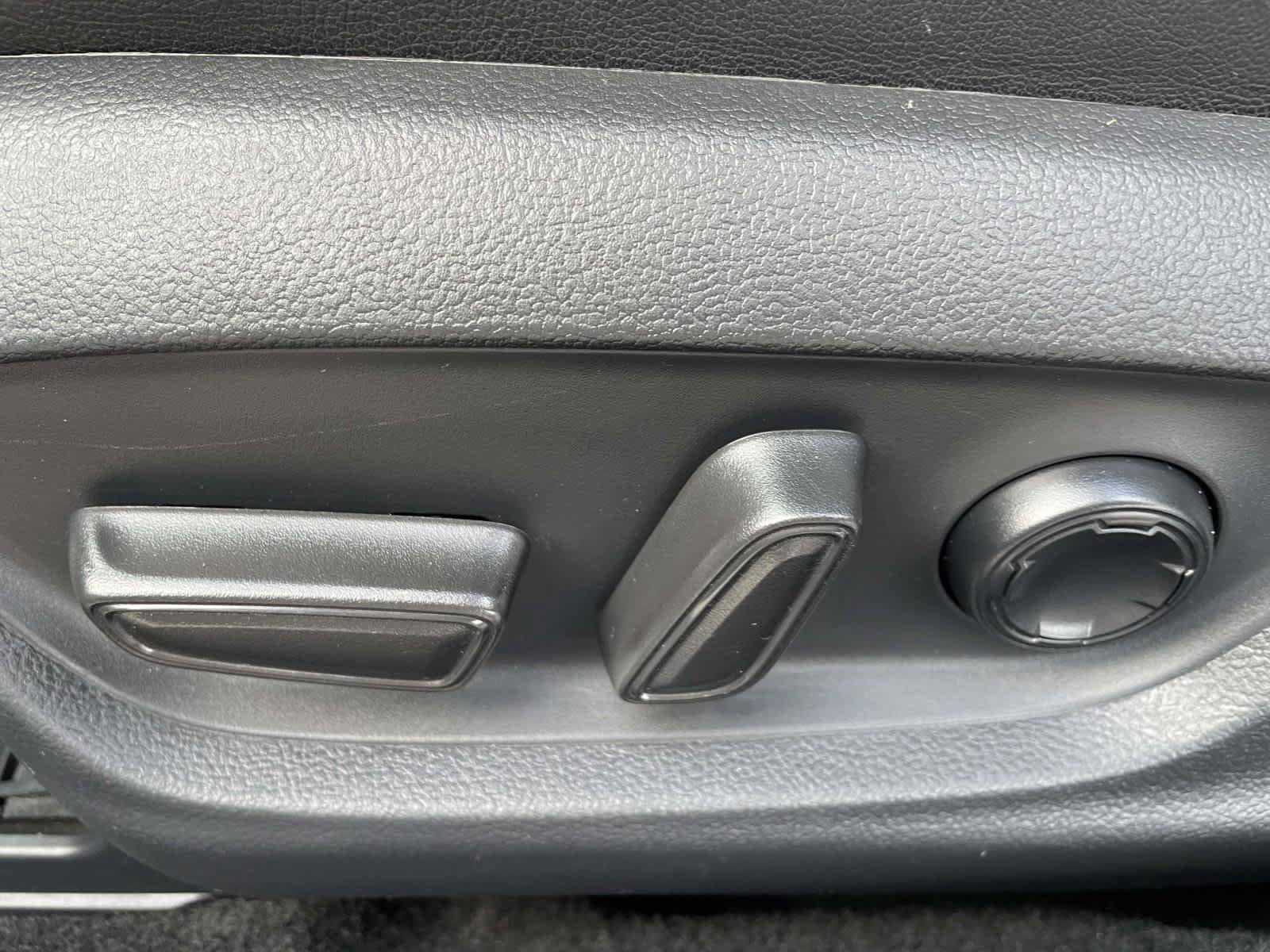Used 2021 Toyota Avalon Limited FWD image 18