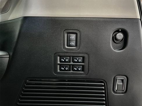 Used 2025 INFINITI QX80 Sensory image 30