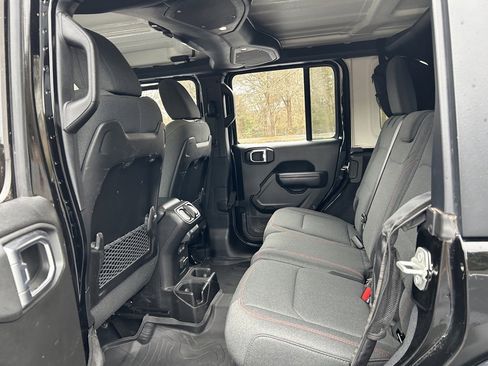 Used 2024 Jeep Wrangler Unlimited Rubicon w/ XTREMEE 35" Tire Package image 42