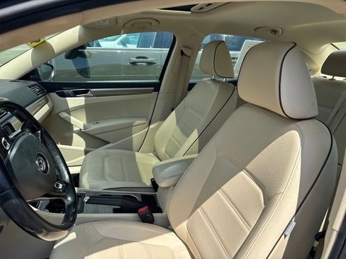 Used 2018 Volkswagen Passat 2.0T SE image 25