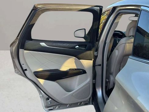 Used 2017 Lincoln MKC Reserve image 14