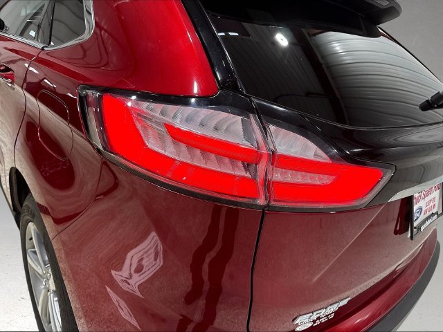 Used 2019 Ford Edge Titanium w/ Equipment Group 301A AWD/4WD image 27