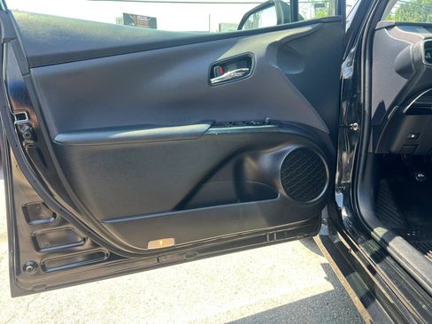 Used 2022 Toyota Prius XLE FWD image 11