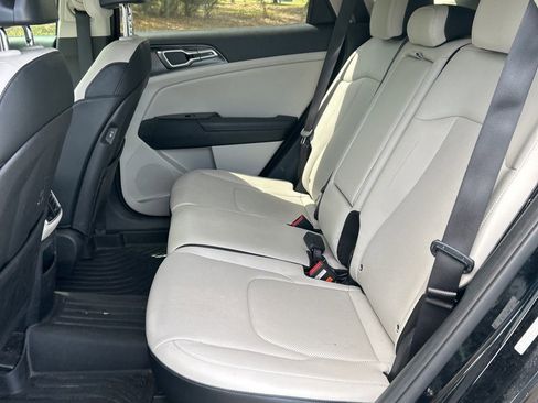 Used 2023 Kia Sportage EX image 7