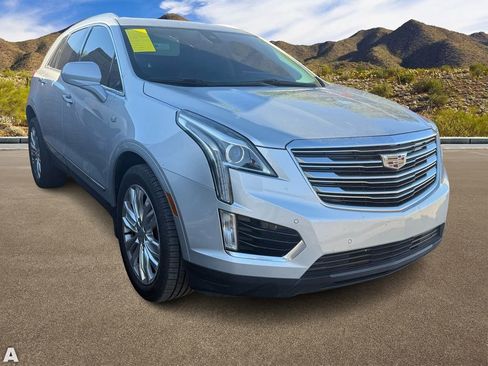 Used 2017 Cadillac XT5 Luxury w/ Driver Awareness Package image 5