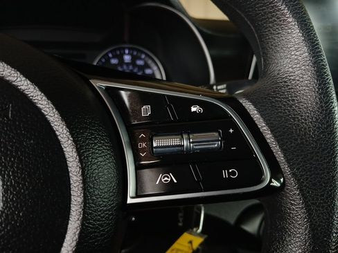 Used 2023 Kia Forte LXS FWD image 17