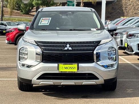 Used 2024 Mitsubishi Outlander SE image 10