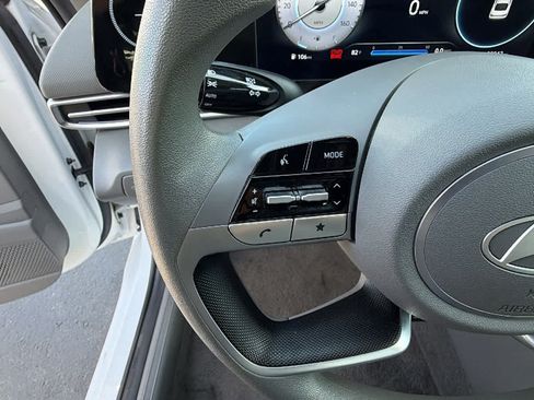 Used 2024 Hyundai Elantra SEL FWD image 19