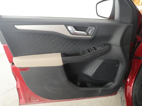 Used 2020 Ford Escape SE image 7