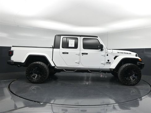 Used 2020 Jeep Gladiator Sport w/ Quick Order Package 24S AWD/4WD image 4