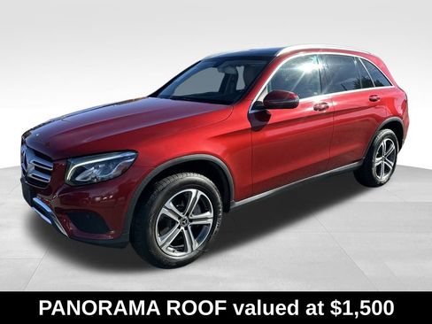 Used 2018 Mercedes-Benz GLC 300 4MATIC w/ Multimedia Package image 4