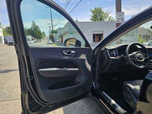 Used 2023 Volvo XC60 B5 Plus w/ Climate Package AWD/4WD image 20