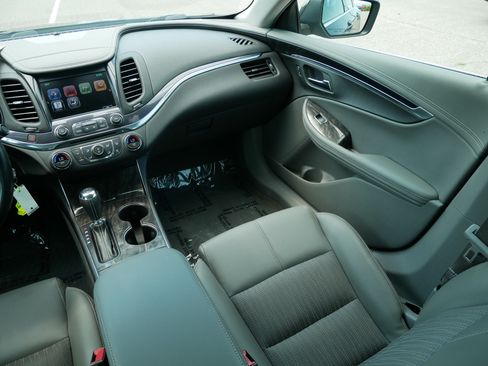 Used 2014 Chevrolet Impala LT FWD image 11