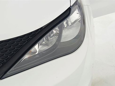 Used 2024 Chrysler Voyager LX image 29