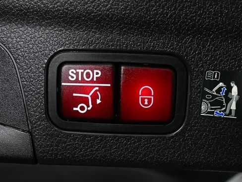 Certified 2025 Mercedes-Benz GLE 350 4MATIC image 31