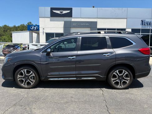 Used 2023 Subaru Ascent Touring AWD/4WD image 4