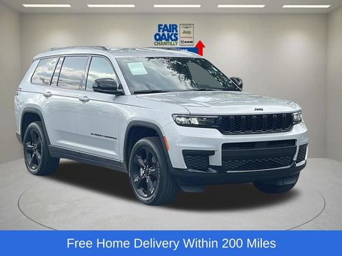 Used 2025 Jeep Grand Cherokee L Laredo AWD/4WD image 1