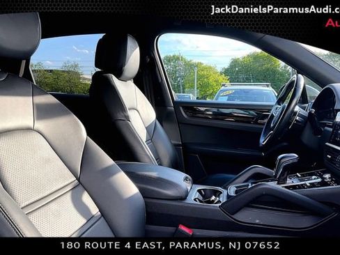 Used 2021 Porsche Cayenne AWD/4WD image 7