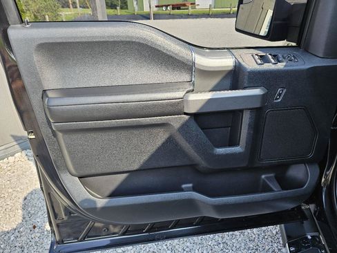 Used 2015 Ford F150 XLT w/ Equipment Group 302A Luxury AWD/4WD image 15