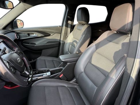 Used 2021 Chevrolet TrailBlazer RS w/ Convenience Package image 13