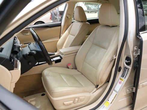Used 2014 Lexus ES 350 w/ Luxury Package FWD image 9