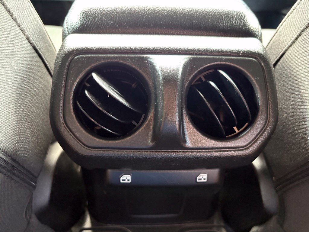 Used 2022 Jeep Wrangler Unlimited Sport AWD/4WD image 35