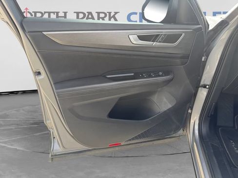 Used 2024 Volkswagen Atlas Cross Sport SE FWD image 10