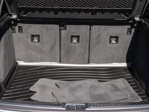 Used 2017 Porsche Macan image 22