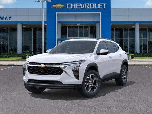 New 2026 Chevrolet Trax LT w/ Sunroof Package FWD image 6