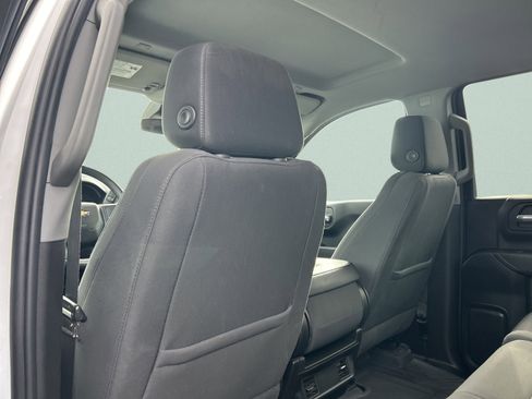 Used 2022 Chevrolet Silverado 1500 Custom image 16