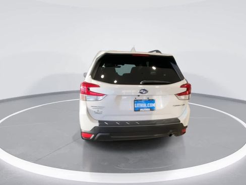 Used 2020 Subaru Forester Premium image 7