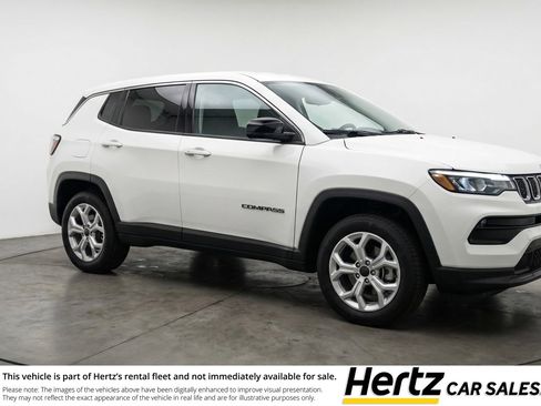 Used 2025 Jeep Compass Latitude AWD/4WD image 1