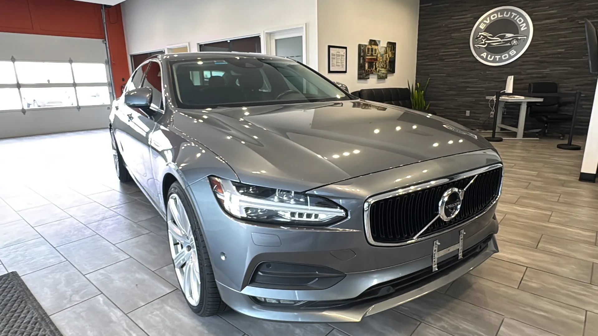 Used 2018 Volvo S90 T6 Momentum AWD/4WD image 2
