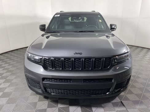 New 2025 Jeep Grand Cherokee L Altitude image 11