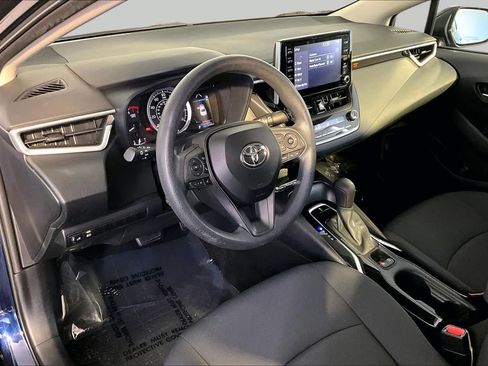 Used 2020 Toyota Corolla LE FWD image 18