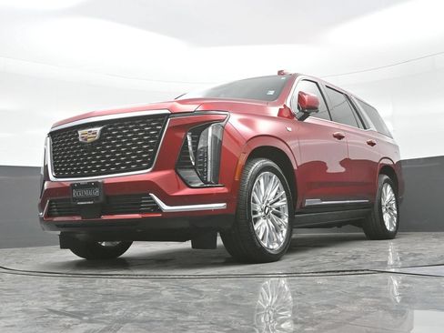 Certified 2025 Cadillac Escalade Premium Luxury w/ Touring Package AWD/4WD image 34