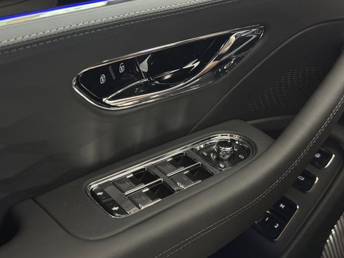 New 2026 Bentley Flying Spur Mulliner image 11