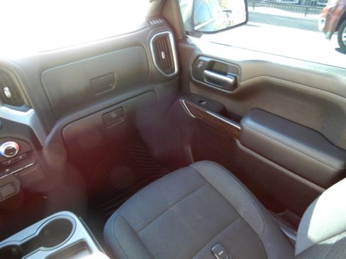 Used 2019 GMC Sierra 1500 SLE w/ SLE Value Package image 21