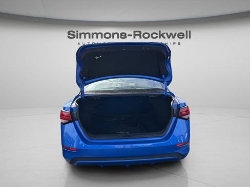 Used 2025 Nissan Sentra SV w/ SV Premium Package image 8