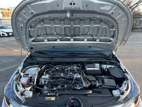 Used 2025 Toyota Corolla LE image 31